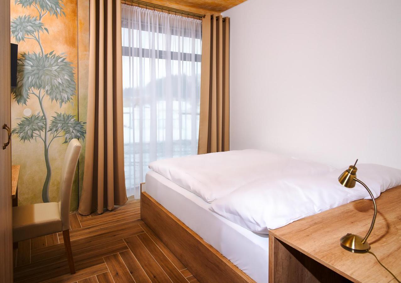 Hotel Dymnik Rumburk Exterior photo